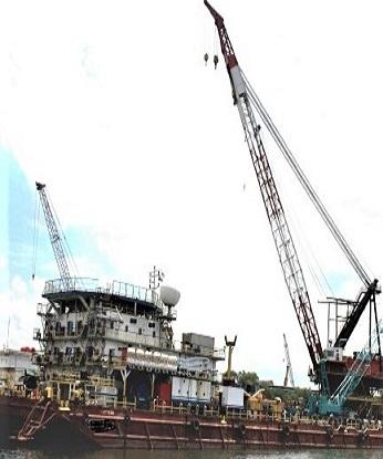 ACCOMMODATION CRANE BARGE C/W REVOLVING 500Â TONS CRANE CAPACITY ON PROMPT SALE - DIRECT OWNER